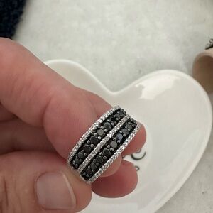14K  white gold with black and natural diamonds. Size 7